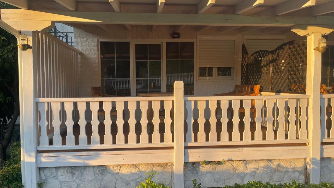 וורוורו Diaporos Hotel מראה חיצוני תמונה
