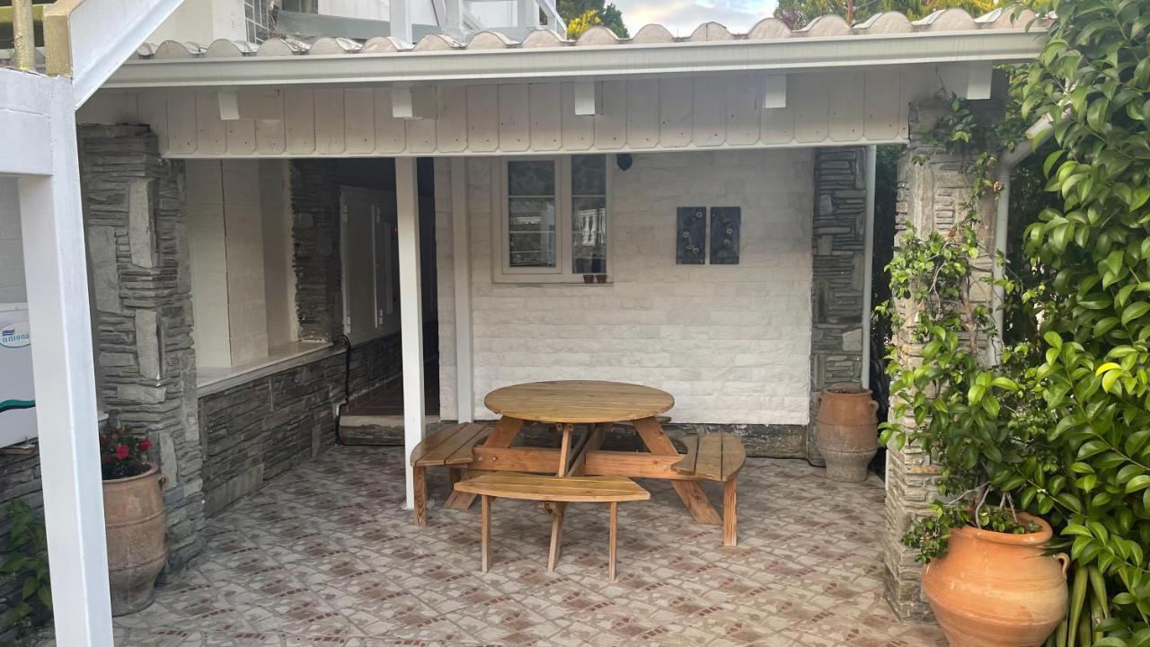 וורוורו Diaporos Hotel מראה חיצוני תמונה