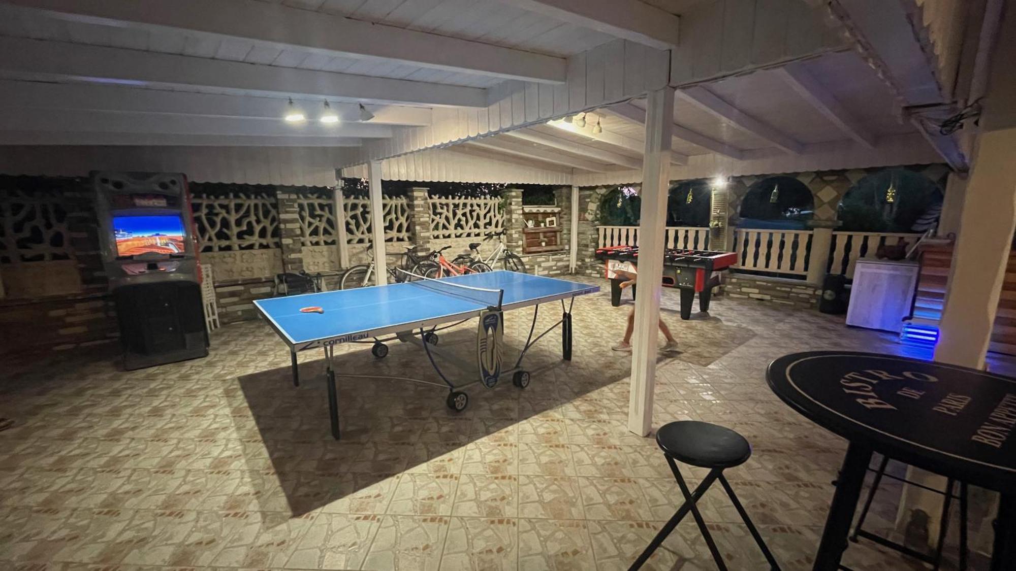 וורוורו Diaporos Hotel מראה חיצוני תמונה
