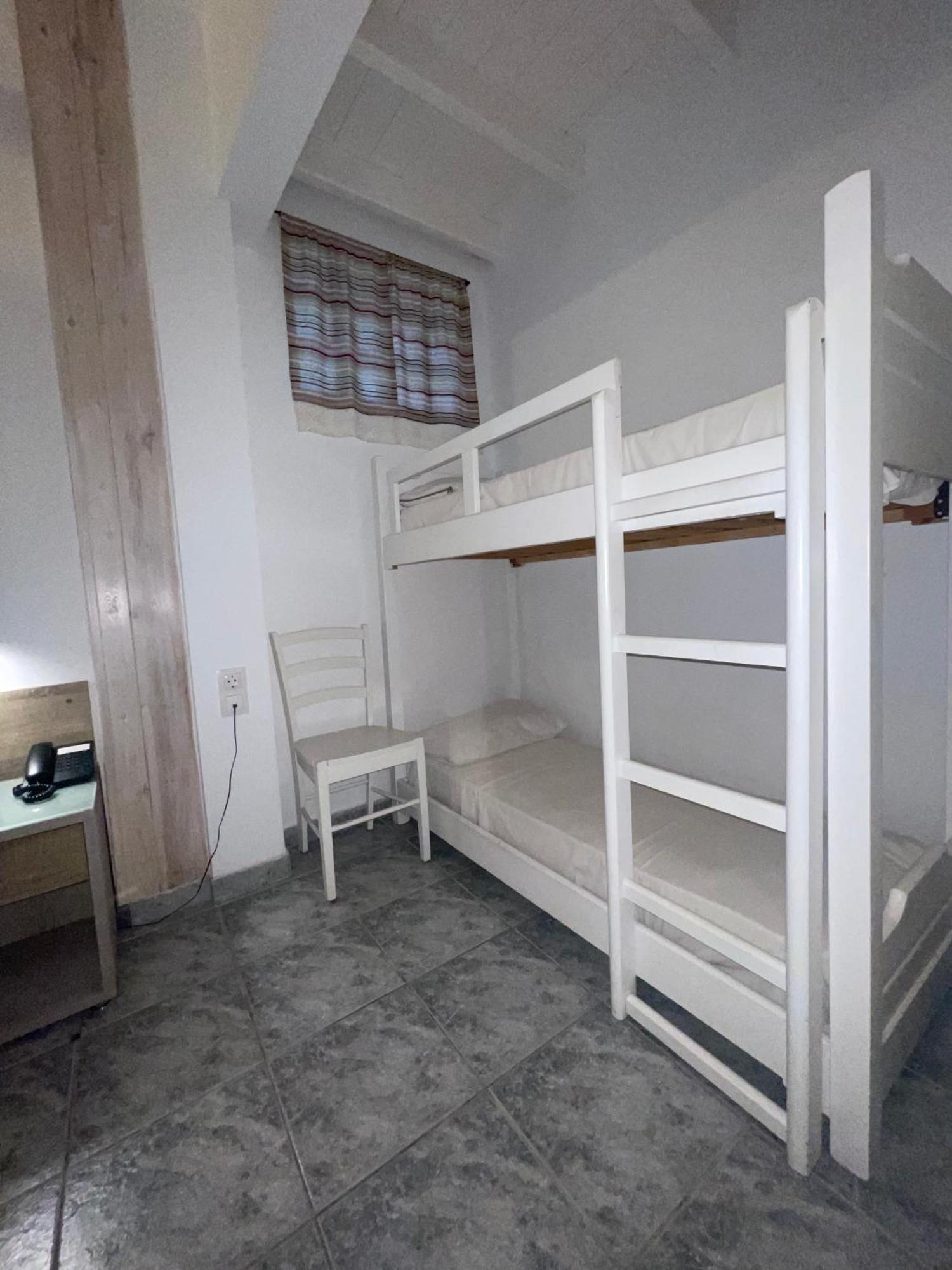 וורוורו Diaporos Hotel מראה חיצוני תמונה