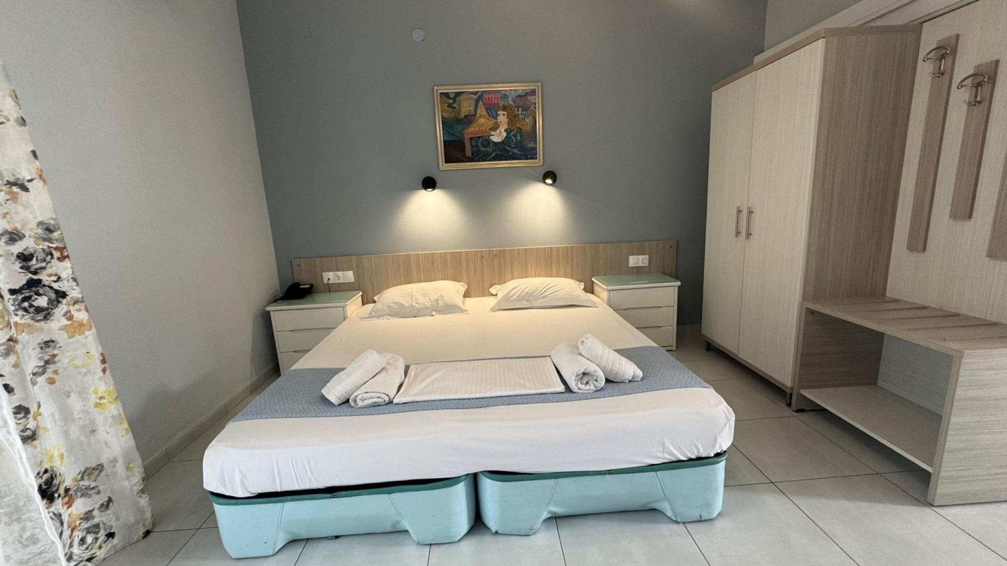 וורוורו Diaporos Hotel מראה חיצוני תמונה