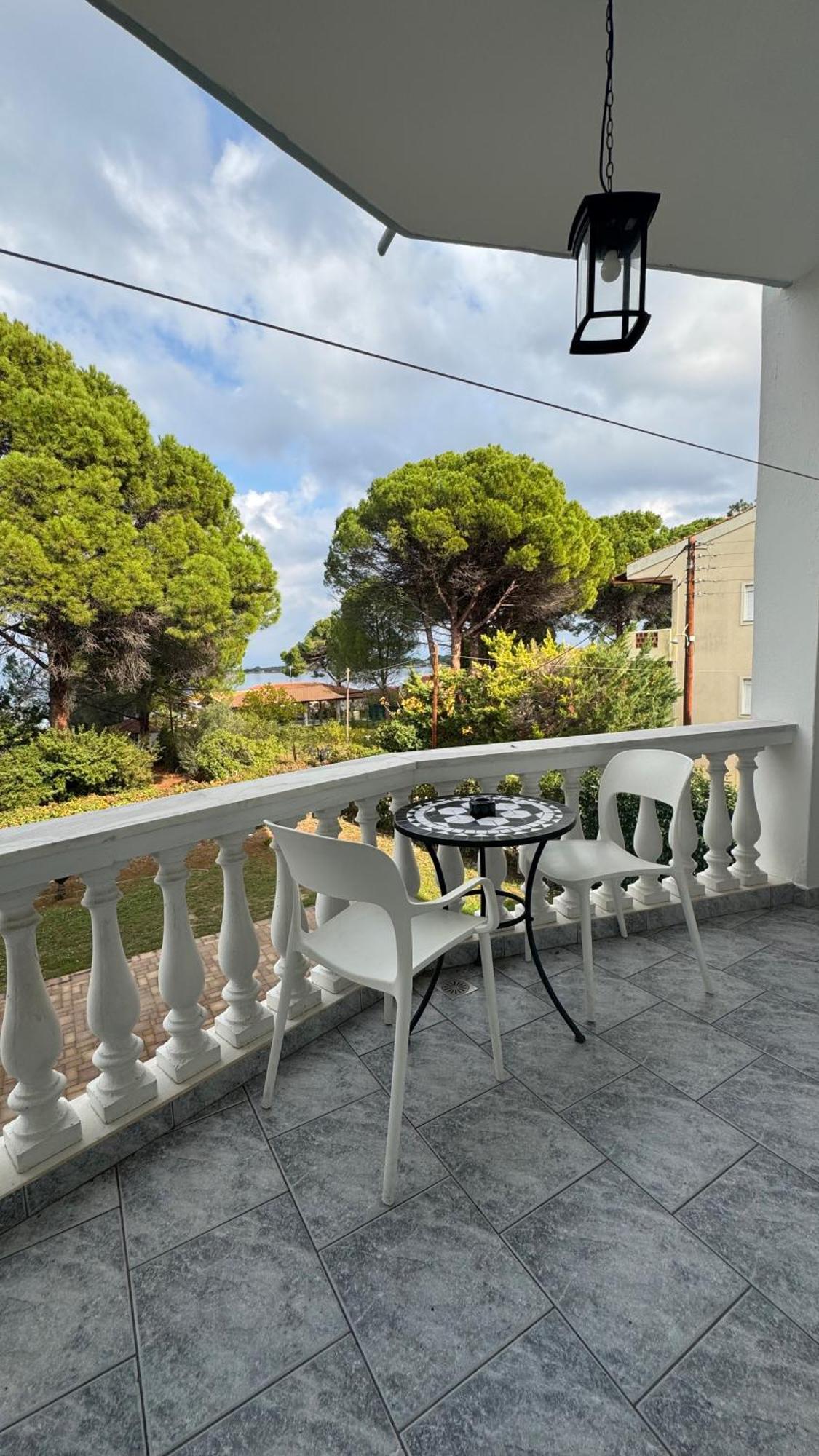 וורוורו Diaporos Hotel מראה חיצוני תמונה
