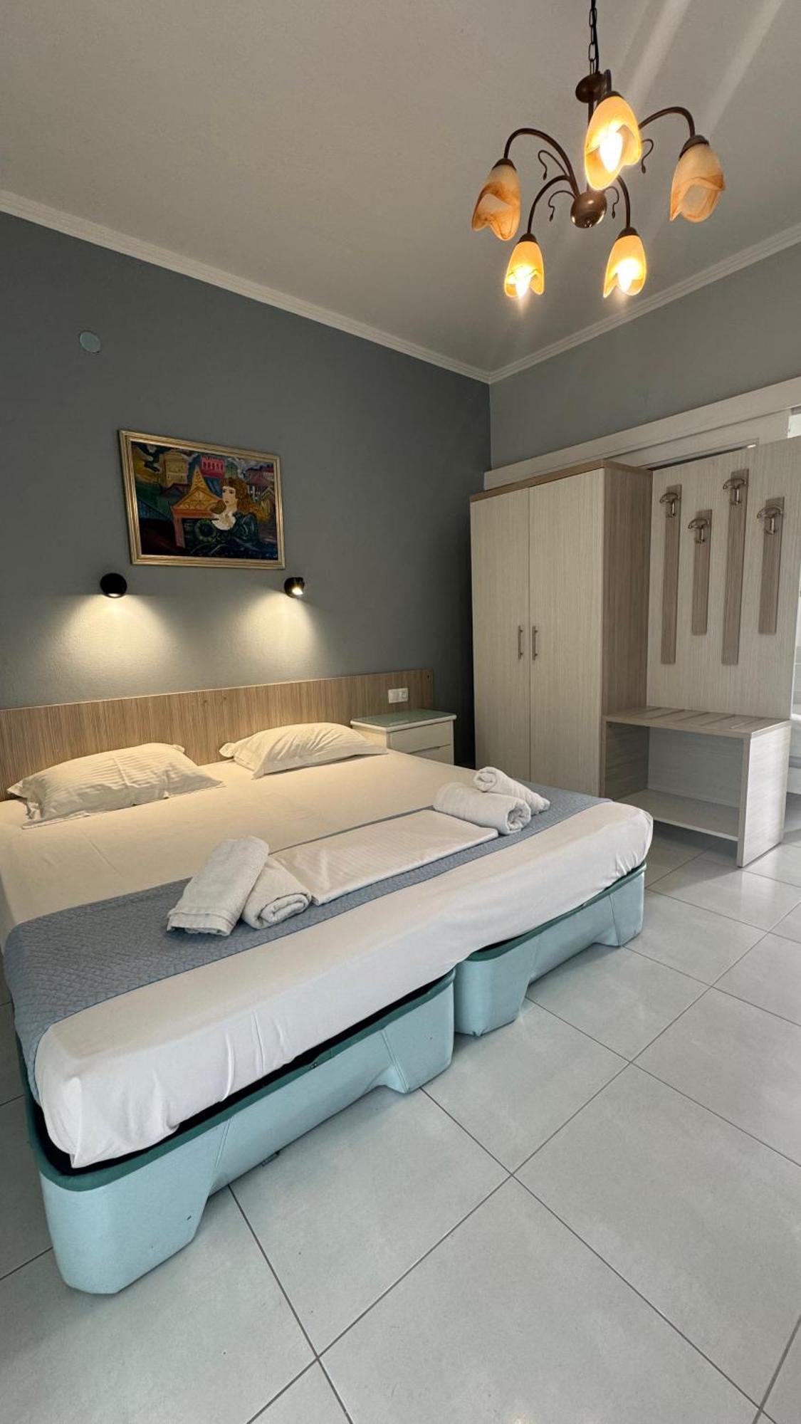 וורוורו Diaporos Hotel מראה חיצוני תמונה