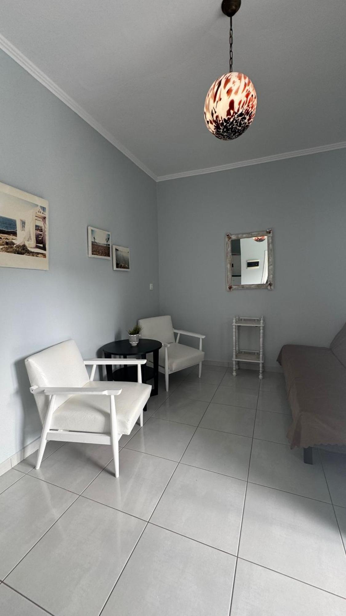 וורוורו Diaporos Hotel מראה חיצוני תמונה