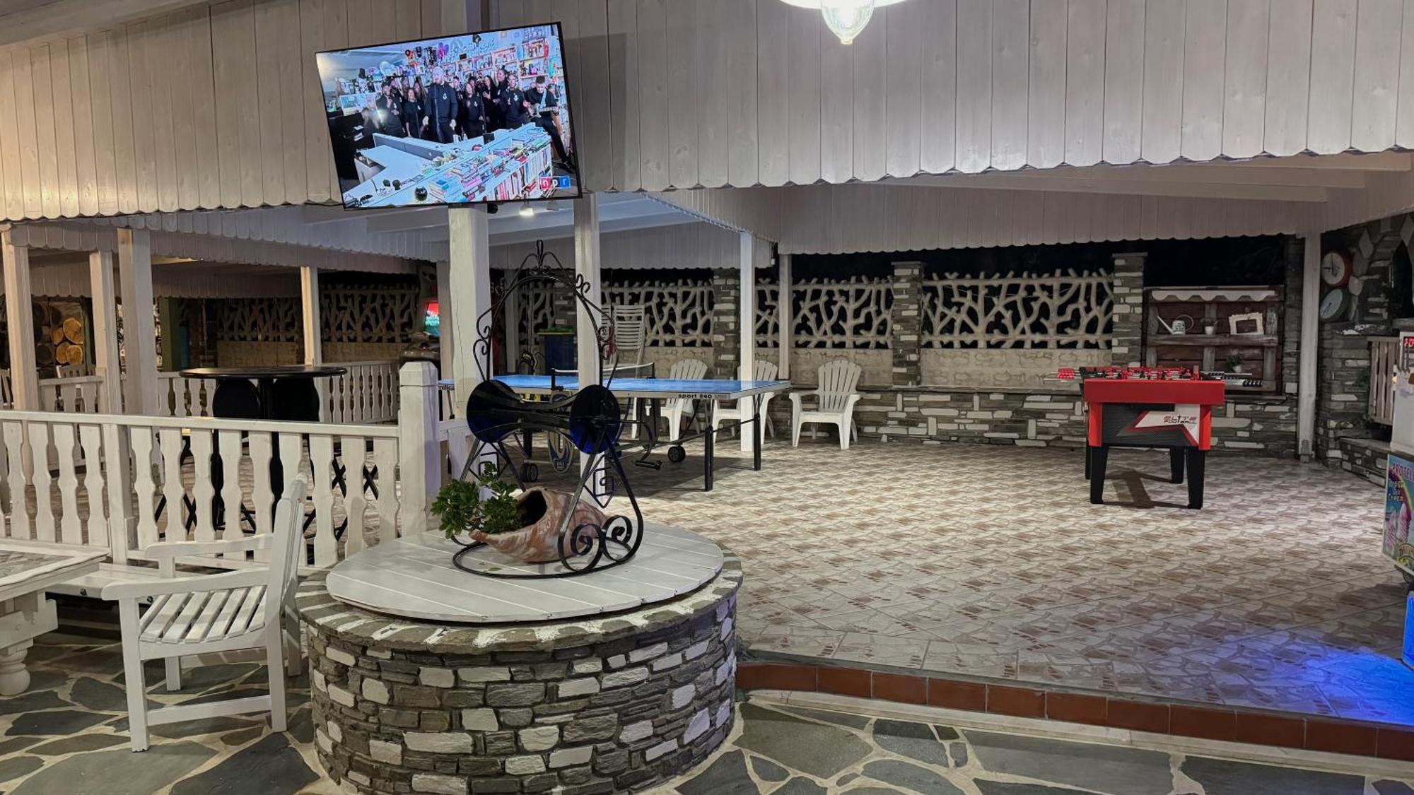 וורוורו Diaporos Hotel מראה חיצוני תמונה