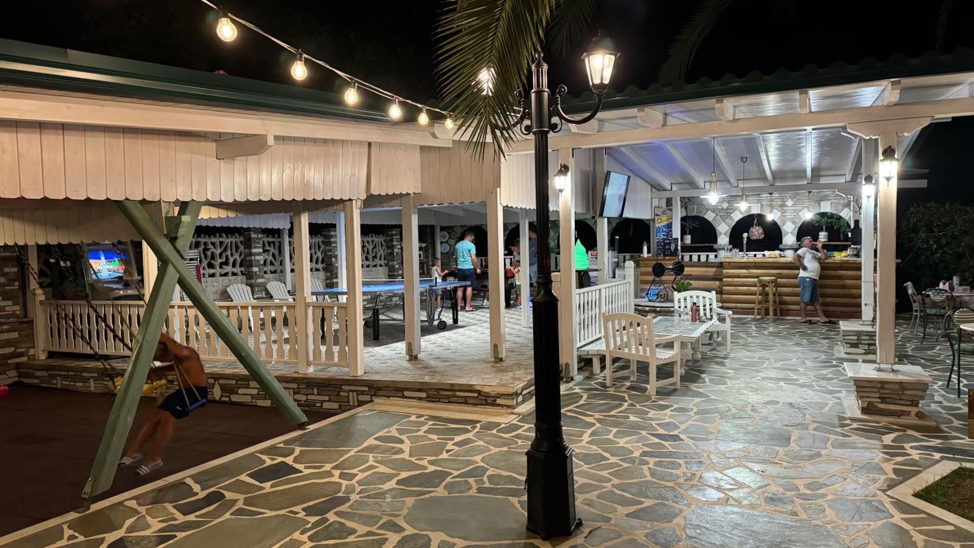 וורוורו Diaporos Hotel מראה חיצוני תמונה