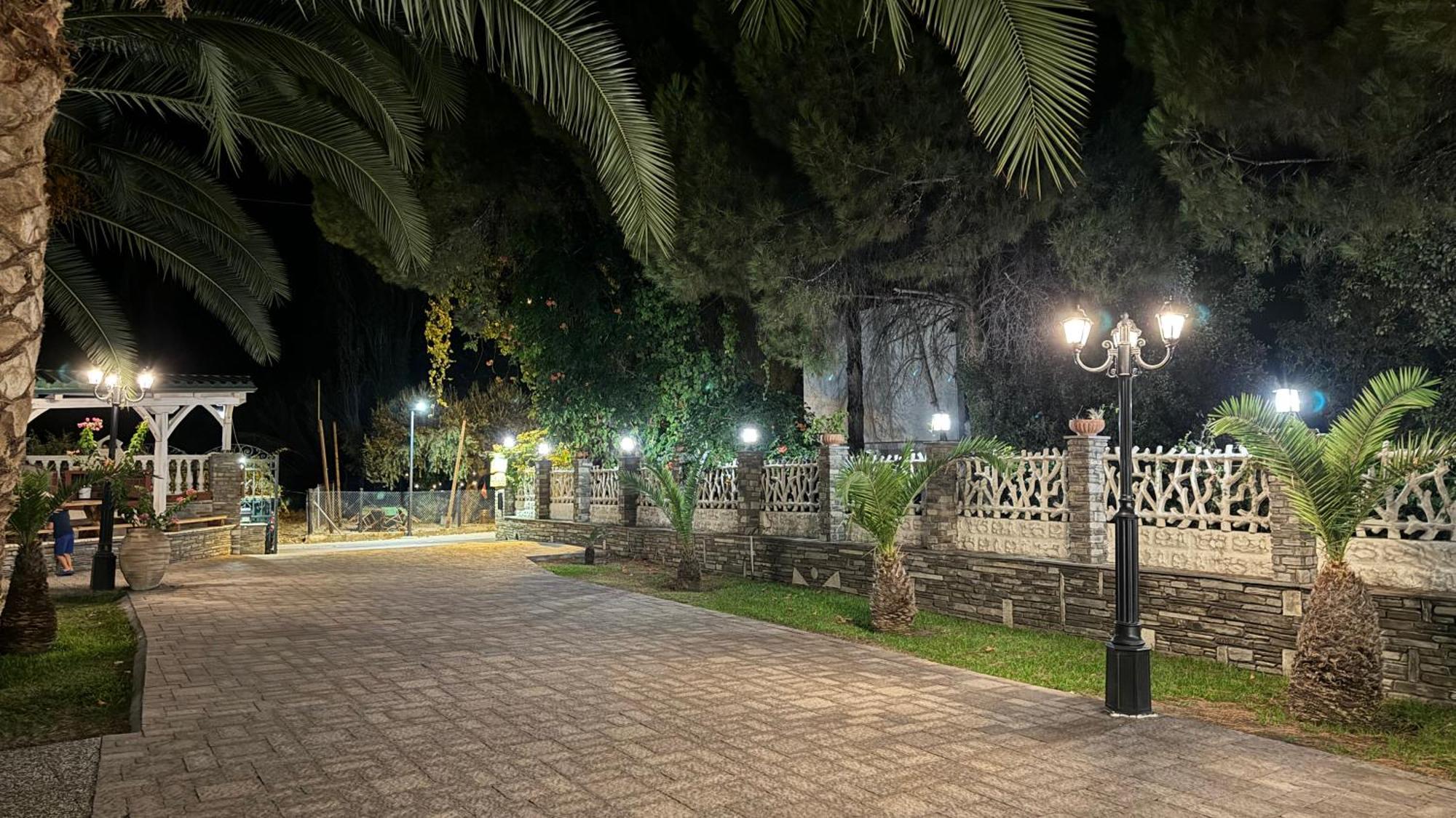 וורוורו Diaporos Hotel מראה חיצוני תמונה