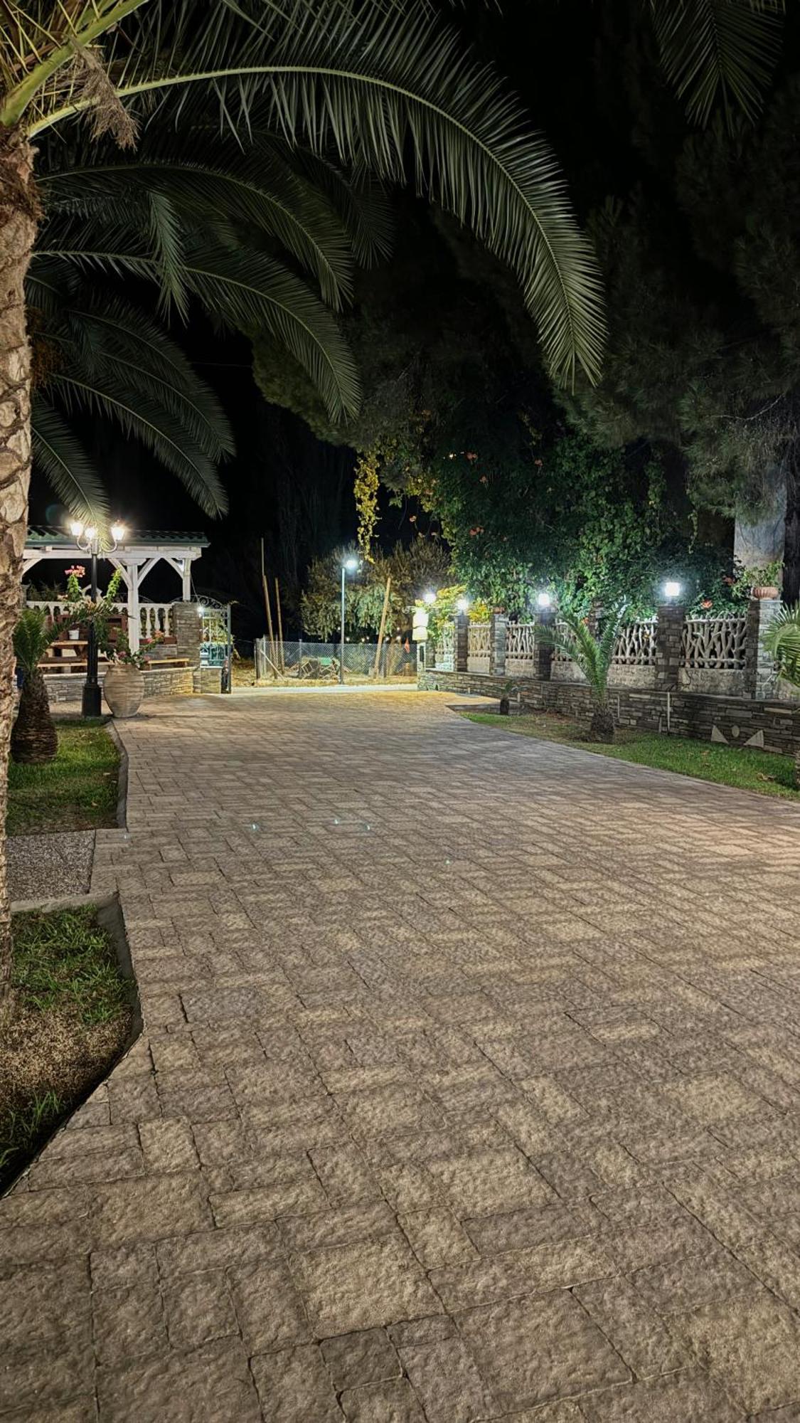 וורוורו Diaporos Hotel מראה חיצוני תמונה