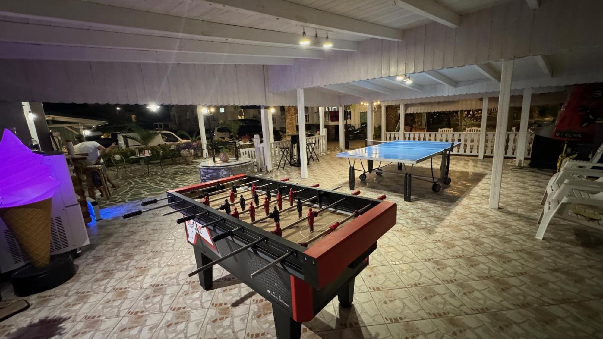 וורוורו Diaporos Hotel מראה חיצוני תמונה